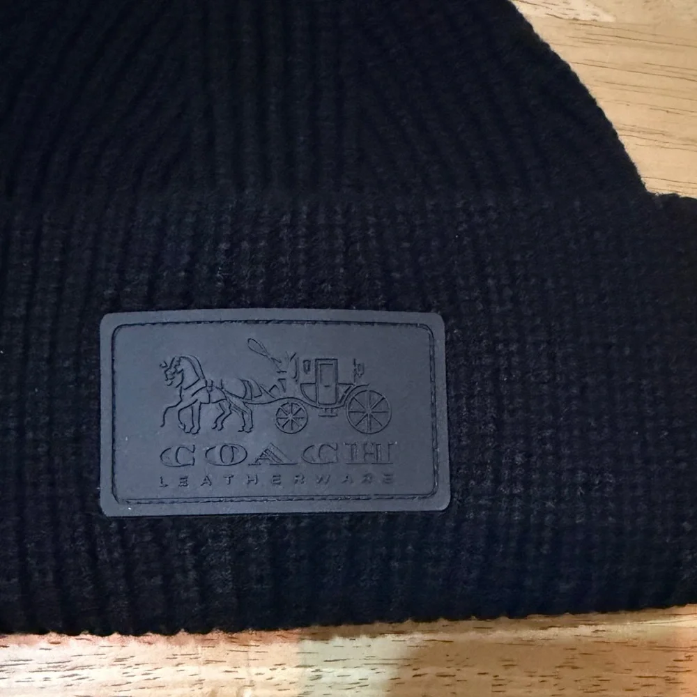Coach Women’s Classic Beanie New with tags - Picture 6 of 7